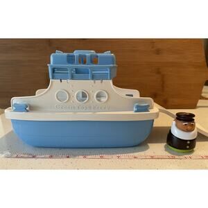 Green‎ Toys Ferry Boat with Ramp And Captain 2 Piece Set